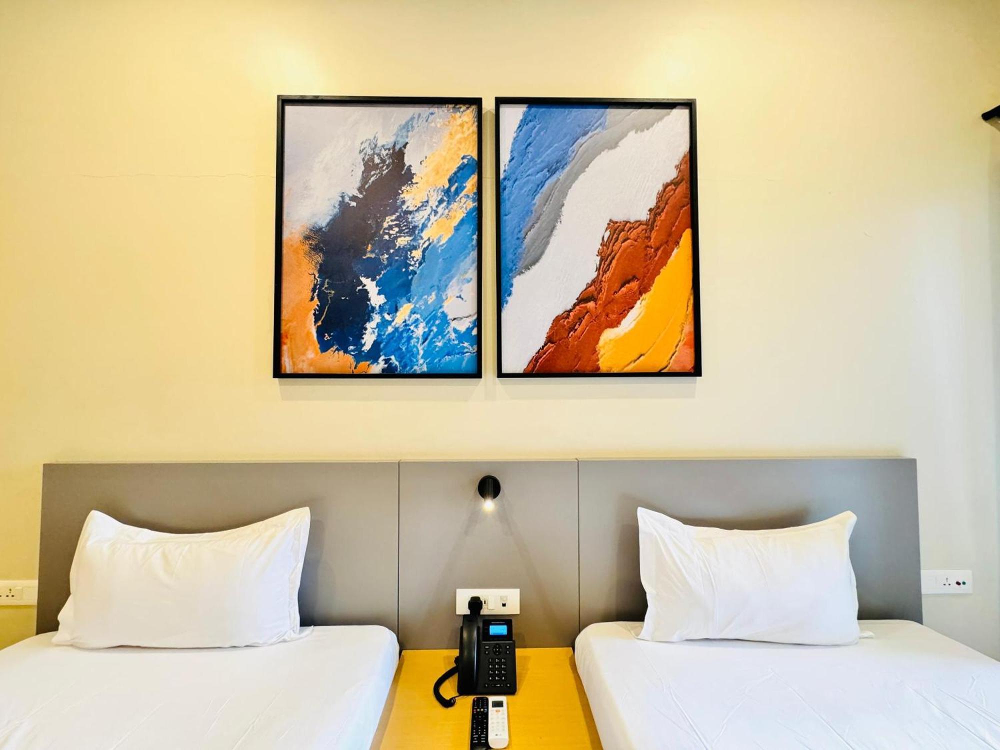 Ixoras Hotel Lemba كينشاسا المظهر الخارجي الصورة