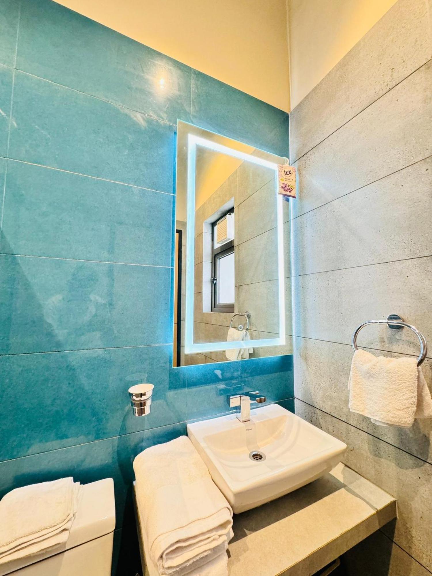 Ixoras Hotel Lemba كينشاسا المظهر الخارجي الصورة